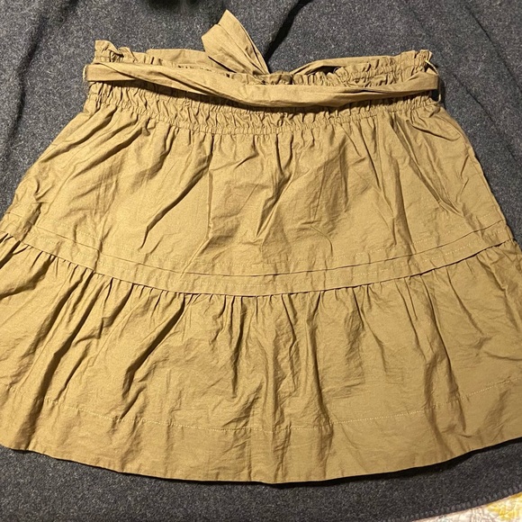 Maeve mini skirt, army green. Belted. Lined. - Picture 2 of 5